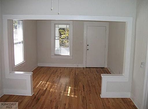 3rd image of 403 Vine Ave