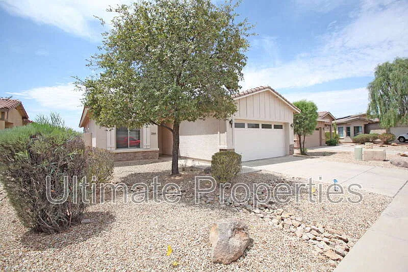 3 bed, 2.0 bath, 1407 sqft, $1,795 — Photo 2