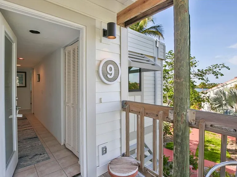 3440 Gulf Of Mexico Dr #9 — Photo 1