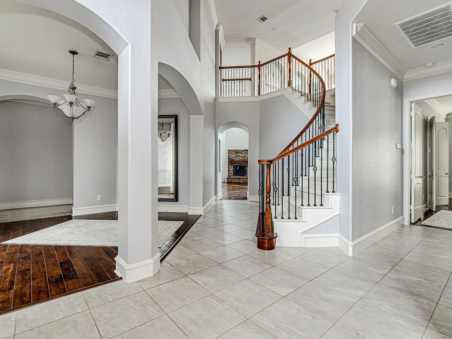 4 bed, 3.5 bath, 4287 sqft, $4,000 — Photo 4