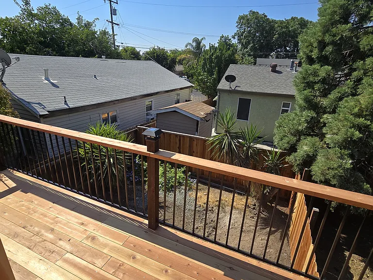 2209 D St — Photo 16