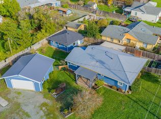 1713 Maple St, Myrtle Point, OR 97458