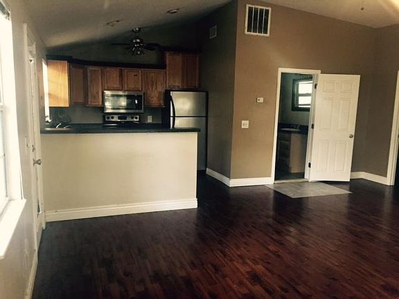 2nd image of 207 6th St N #B