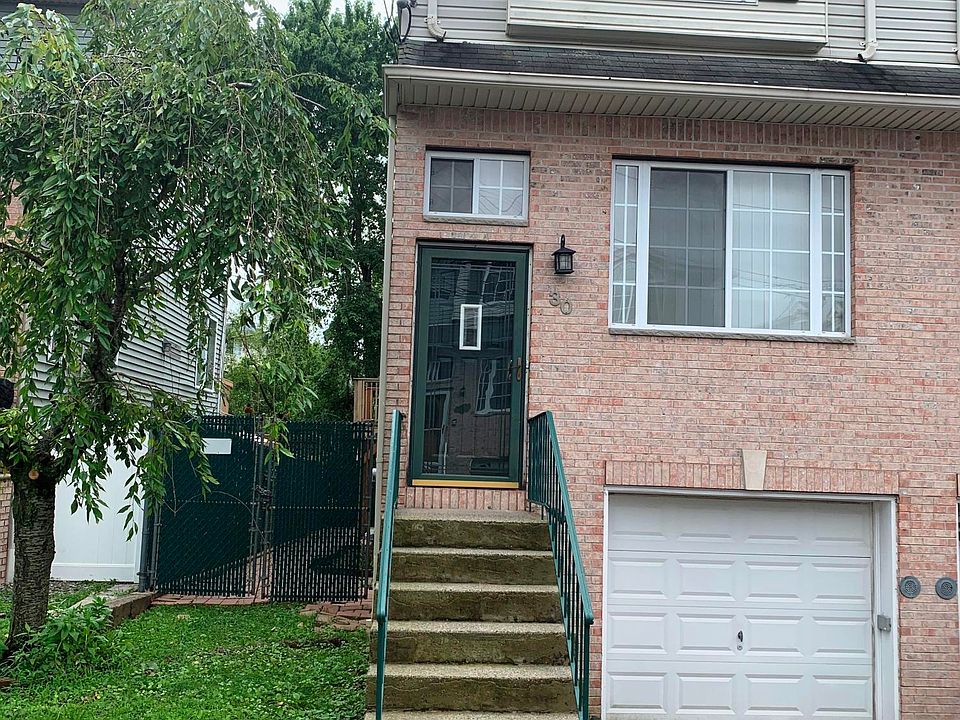 1st image of 30 Barry Ct