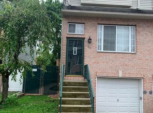 30 Barry Ct, Staten Island, NY 10306