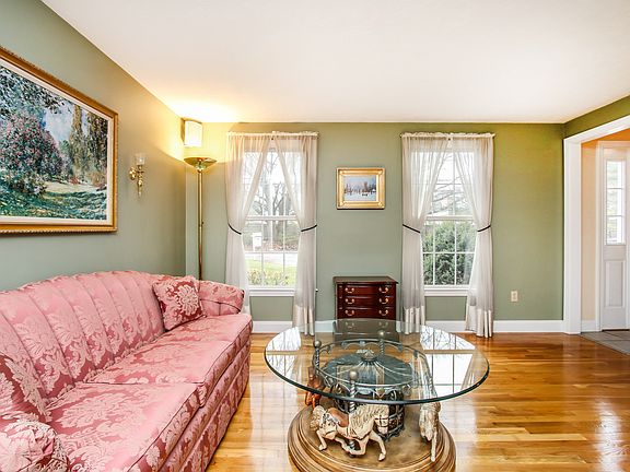4th image of 538 Neponset St