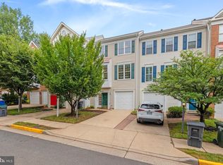 20552 Banbury Sq, Sterling, VA 20165