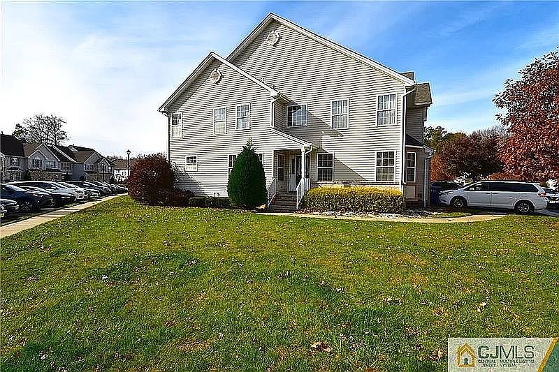 2nd image of 62 Heatherwood Dr