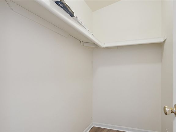4th image of 3097 Turnberry La