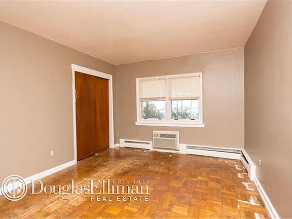 4th image of 233 Hollywood Ave