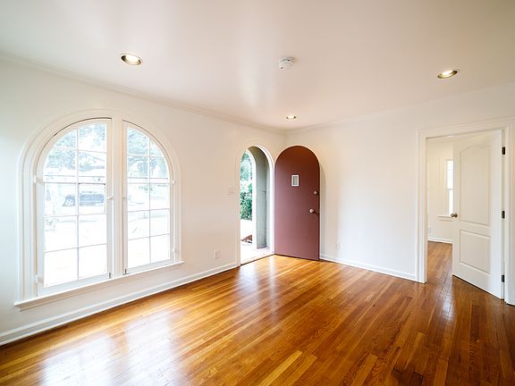 2nd image of 3318 Madera Ave