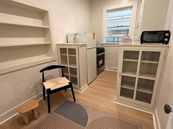 2nd image of 716 Arguello Blvd #716