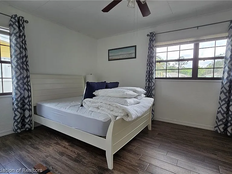 639 Killarney Dr — Photo 19