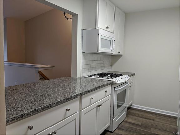 5th image of 1946 Willings Ln