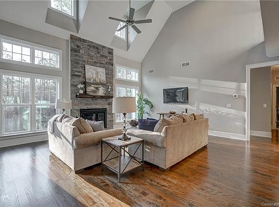 3rd image of 190 Hidden Meadows Dr #24