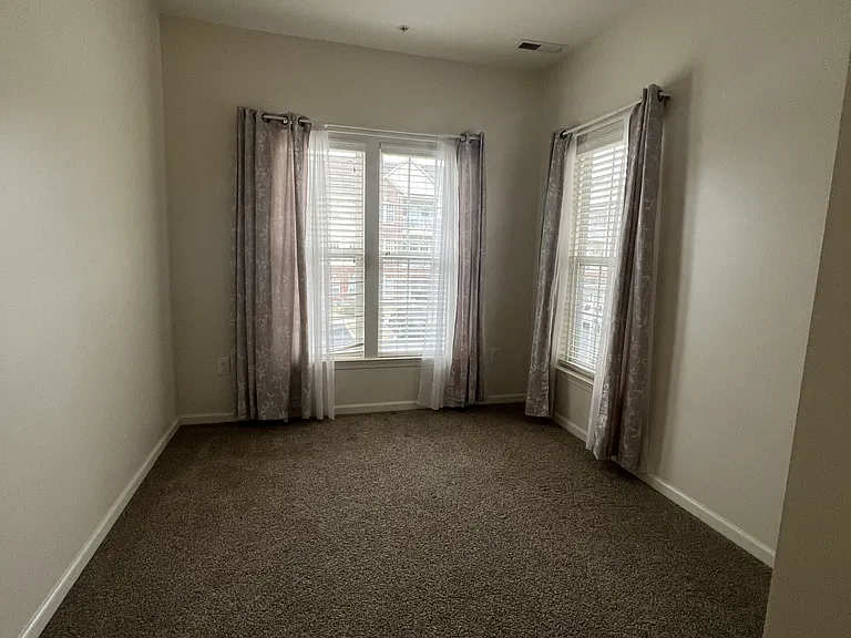 2001 Whispering Ponds Ct #1-2D-2D — Photo 10