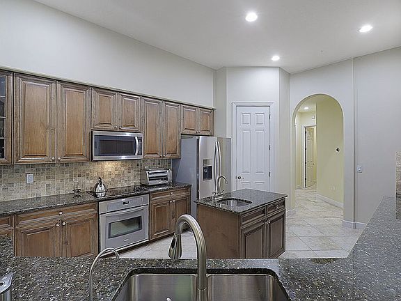 4th image of 10878 Stonington Ave