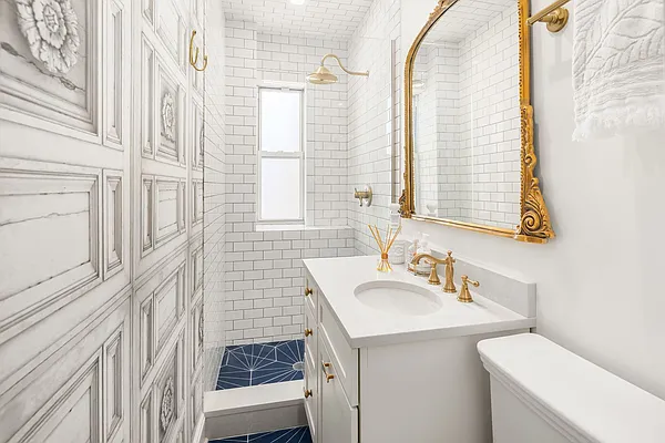 Sold by Compass | media 7