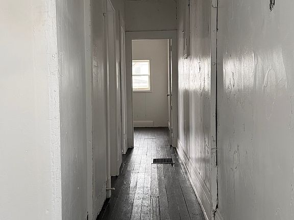 4th image of 244 Brown St #B