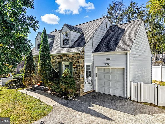 3rd image of 400 Witley Rd