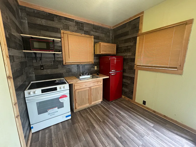 1430 W Kirby Pl #C — Photo 2