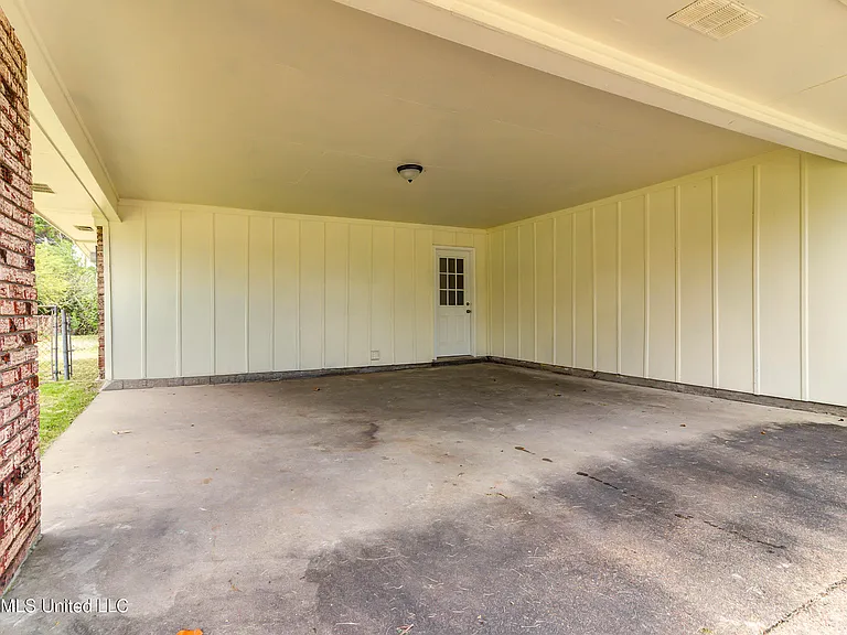 150 Gary St — Photo 3