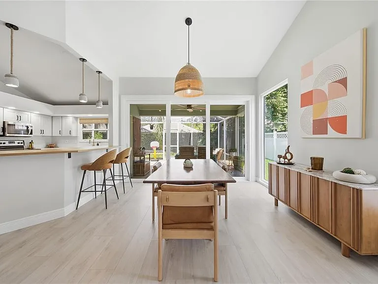 17633 Esprit Dr — Photo 5