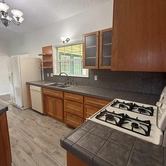9 Richardson Dr — Photo 7