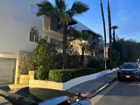 829 N San Vicente Blvd APT 9, West Hollywood, CA 90069