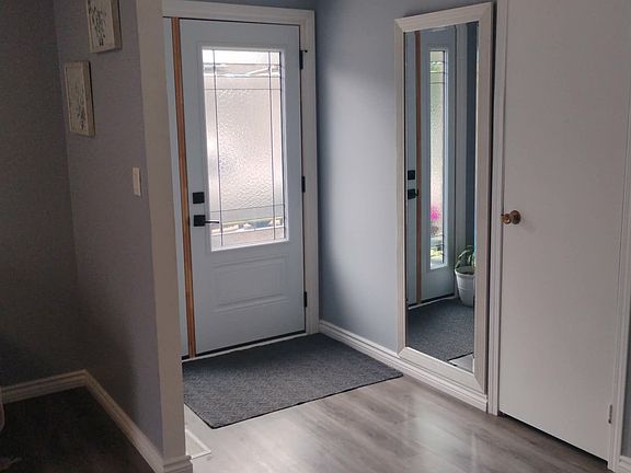 4th image of 106 Sunset Cres