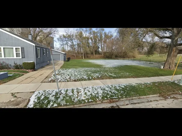 1301 W Grove St, Bloomington, IL 61701