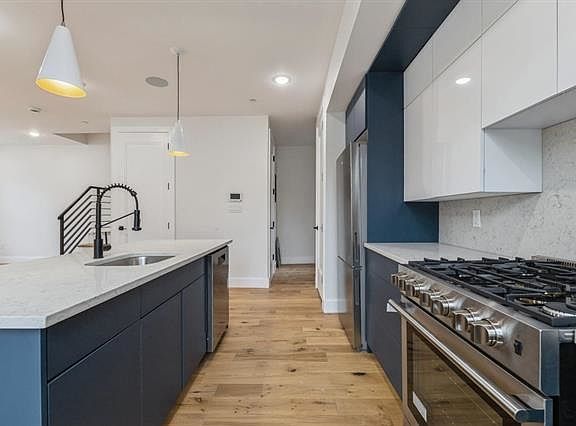 3rd image of 259 Liberty Ave #2