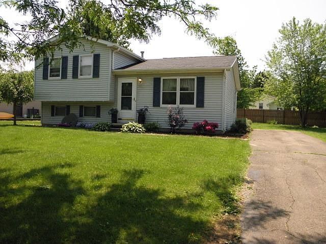1st image of 332 Woodcock Dr