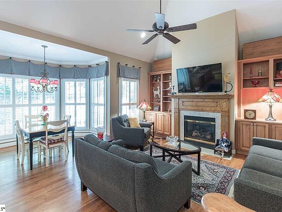 5th image of 301 Beckworth Dr
