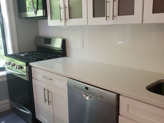 2nd image of 370 Manhattan Ave APT 2C