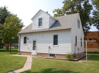 1117 Sherwood St, Worthington, MN 56187