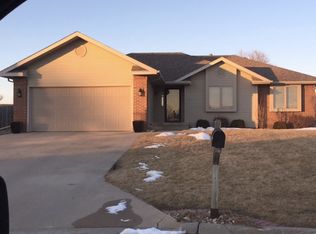 4 Redwood Cir, Red Oak, IA 51566