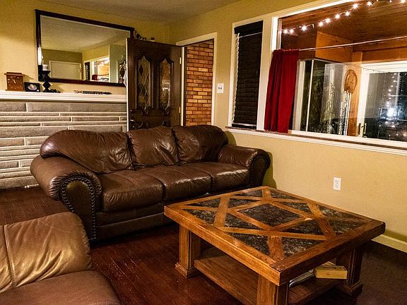 4th image of 111 Crawford Ave