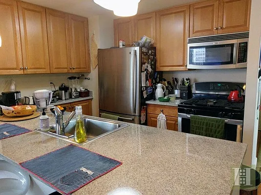 Rented by Halstead Real Estate | media 21