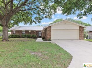1327 Summerwood Dr, New Braunfels, TX 78130