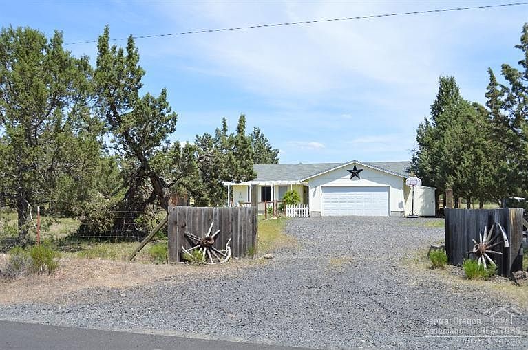 1st image of 4126 SE Umatilla Loop