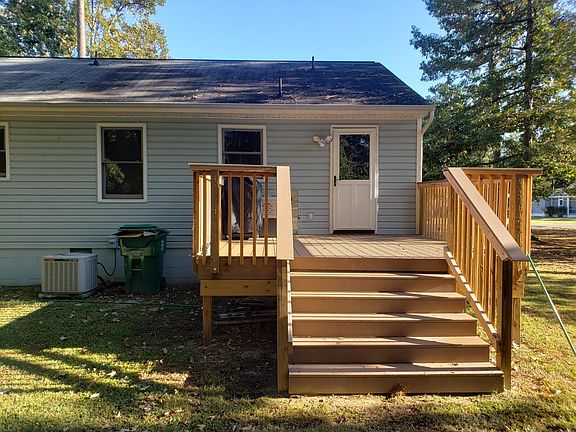 2nd image of 221 S Park Dr
