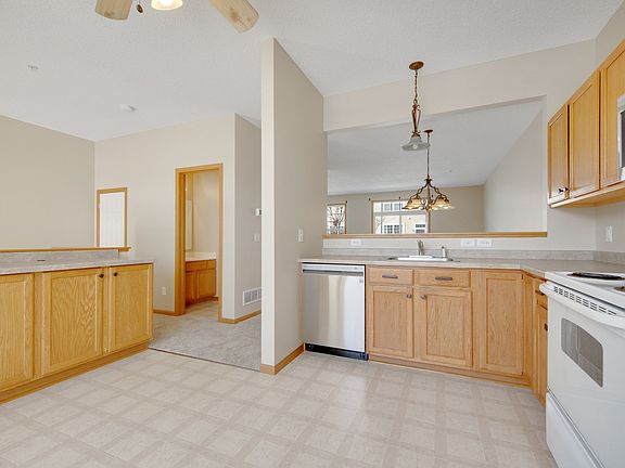 4th image of 10022 Gentian Dr