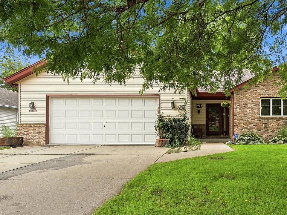1st image of W199N11283 Rosewood COURT