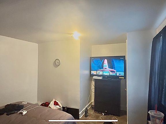 4th image of 208 White Street