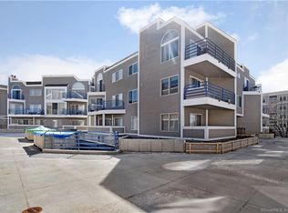 53 Harbour Close #53, New Haven, CT 06519