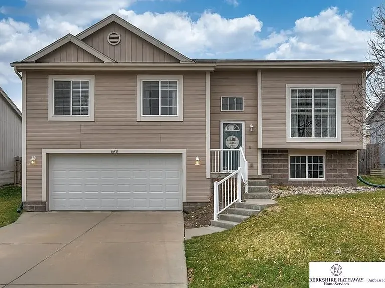 16918 Redman Ave — Photo 1
