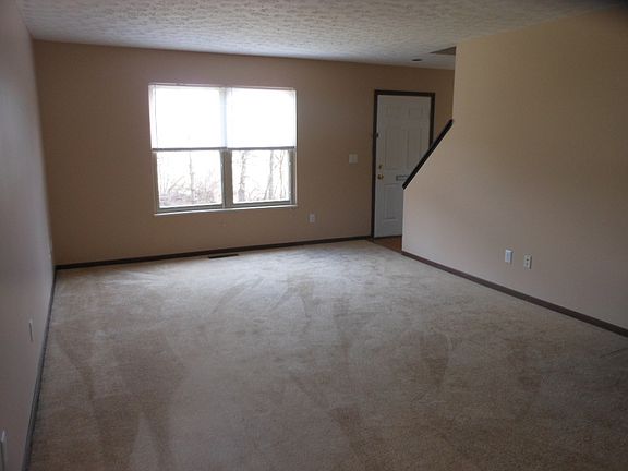4th image of 94 S Westmoor Ave APT B
