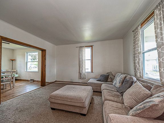 3rd image of 227 S 5th St