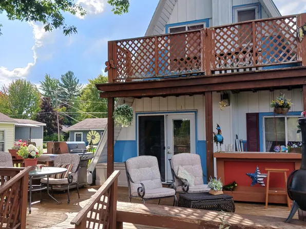 4896 River Rd, Houghton Lake, MI 48629